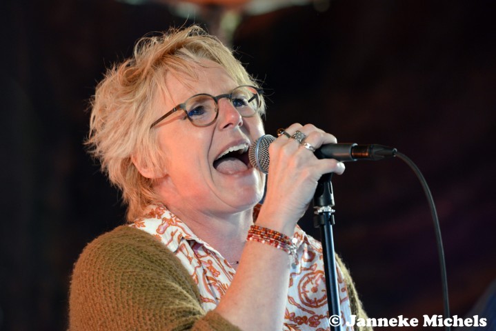 Steffie Mooren – Vocals